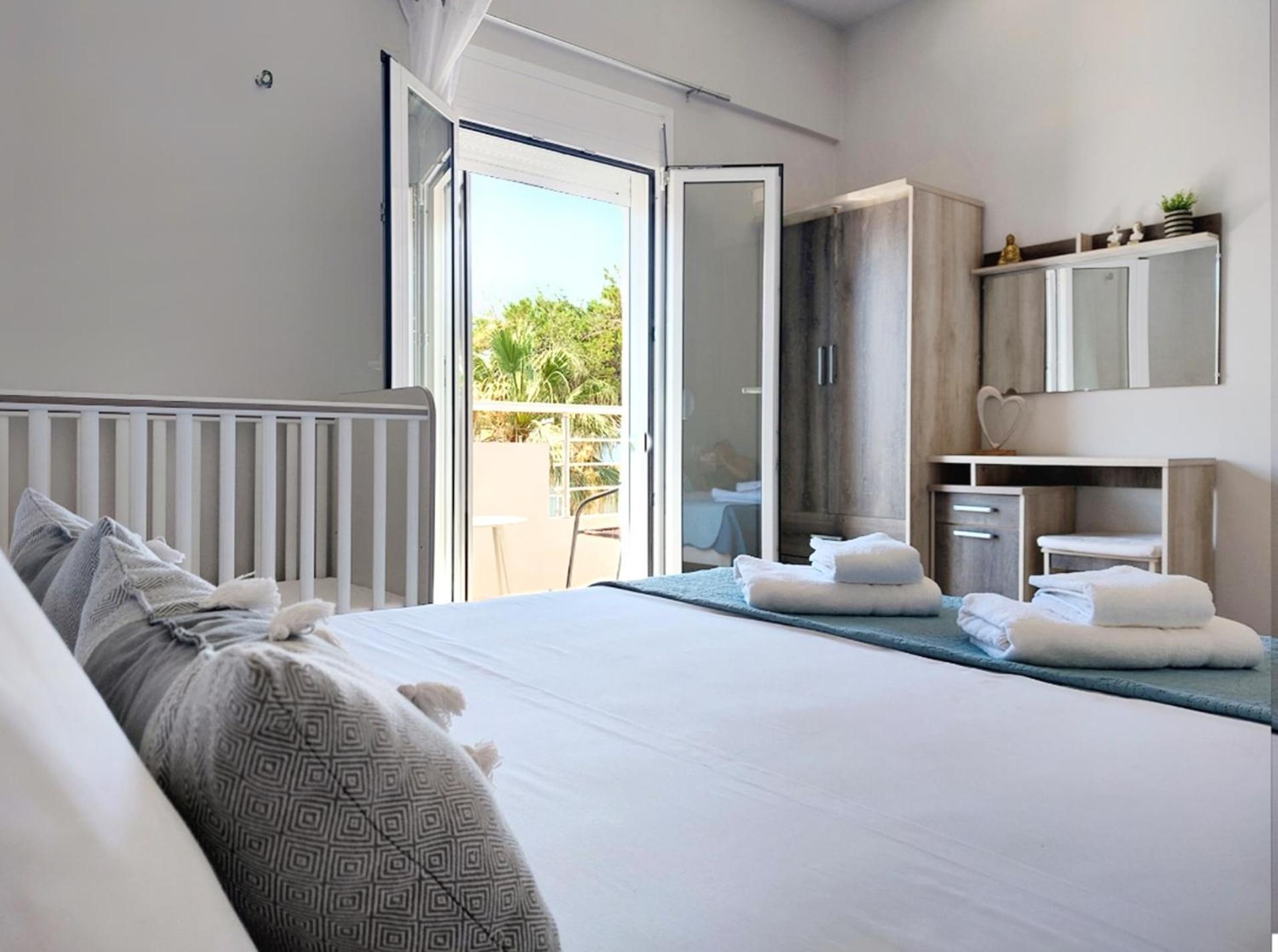 Holiday House Heraklion Deluxe Buitenkant foto